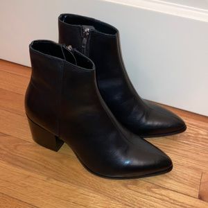 Heeled Chelsea boot